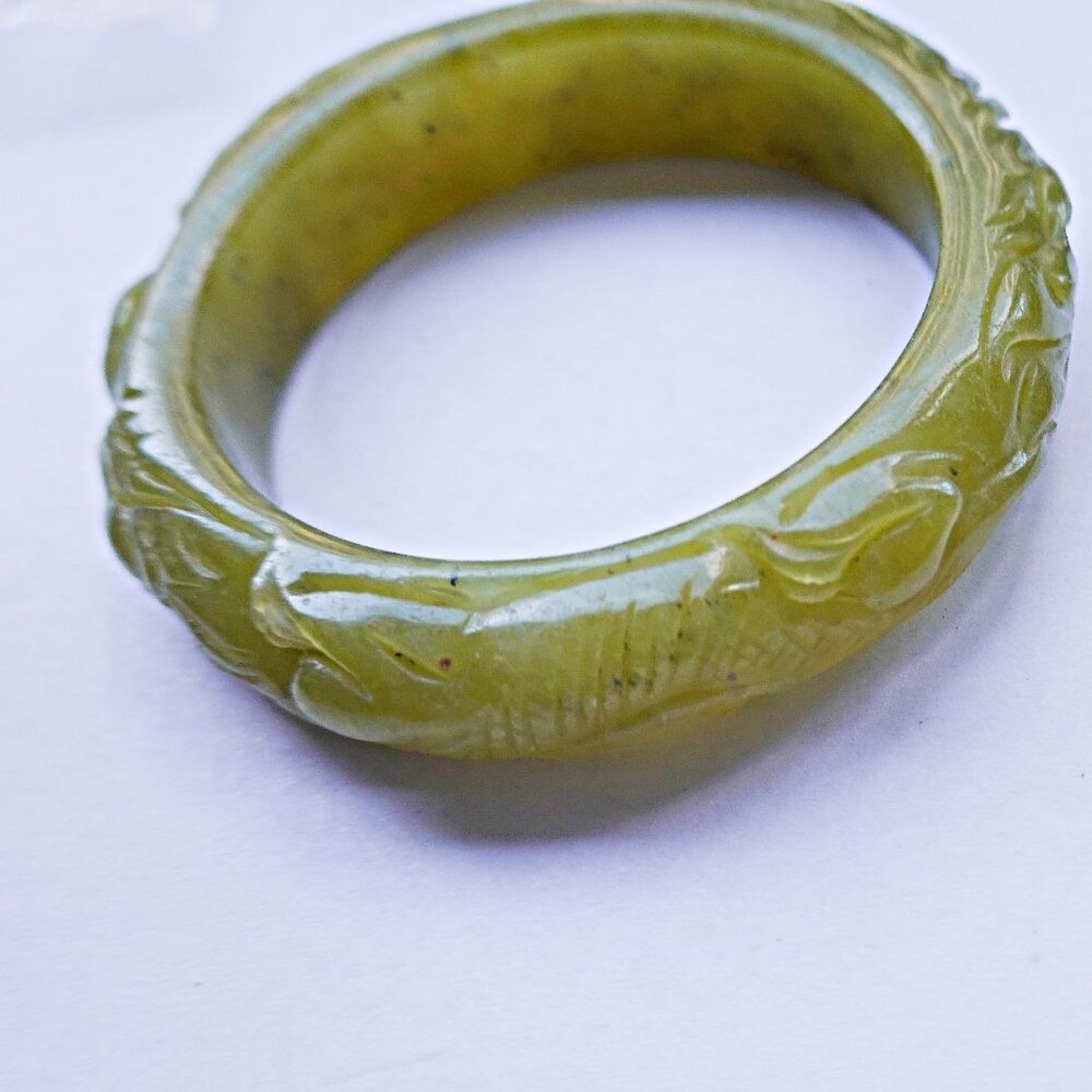 𝅺Hand carved Chinese Xiu Jade bangle